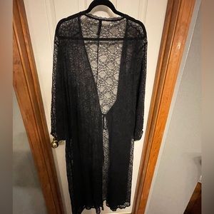 Torrid Size 6 black lace overlay! Beautiful!! Size 6 is same as size 30/32